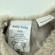 Load image into Gallery viewer, Girls Baby Baby, faux fur vest, single button fasten, EUC, size 0000,  
