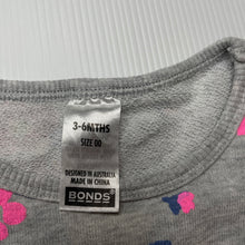 Load image into Gallery viewer, Girls Bonds, floral long sleeve top / lightweight sweater, GUC, size 00,  