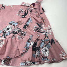 Load image into Gallery viewer, Girls SHEIN, lightweight floral skirt, L: 37cm, W: 32cm across, EUC, size 10-11,  