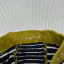 Load image into Gallery viewer, unisex Bonds, striped stretchy shorts, elasticated, FUC, size 000,  