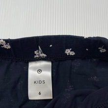 Load image into Gallery viewer, Girls Target, navy floral skirt, elasticated, L: 32cm, small mark front, FUC, size 6,  