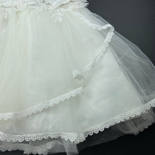 Load image into Gallery viewer, Girls lined, tulle &amp; lace party dress, no size, armpit to armpit: 28cm, EUC, size 3-4, L: 53cm