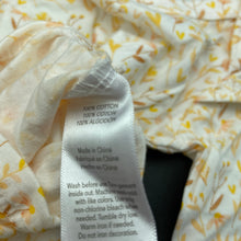Load image into Gallery viewer, Girls Emily and Oliver, lightweight floral cotton bodysuit / romper, EUC, size 000,  