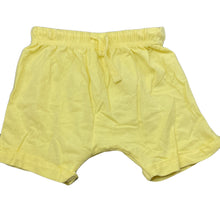 Load image into Gallery viewer, unisex Baby Berry, yellow cotton shorts, elasticated, EUC, size 000,  