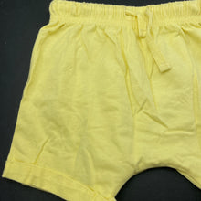 Load image into Gallery viewer, unisex Baby Berry, yellow cotton shorts, elasticated, EUC, size 000,  