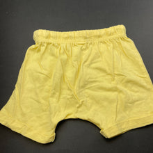 Load image into Gallery viewer, unisex Baby Berry, yellow cotton shorts, elasticated, EUC, size 000,  