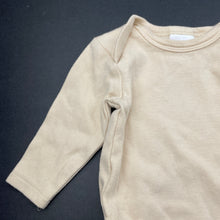 Load image into Gallery viewer, unisex Baby Berry, soft cotton bodysuit / romper, EUC, size 0000,  