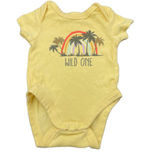 Load image into Gallery viewer, unisex Baby Berry, soft cotton bodysuit / romper, GUC, size 0000,  