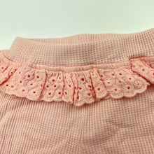 Load image into Gallery viewer, Girls Ollies Place, broderie trim waffle cotton leggings / bottoms, EUC, size 000,  