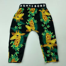 Load image into Gallery viewer, unisex Bonds, stretchy leggings / bottoms, giraffes, GUC, size 00,  