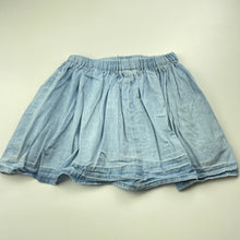 Load image into Gallery viewer, Girls Cotton On, blue chambray cotton skirt, elasticated, L: 29cm, FUC, size 4,  
