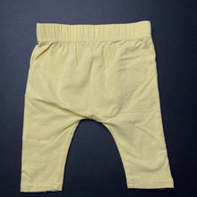 Load image into Gallery viewer, unisex Baby Berry, yellow stretchy leggings / bottoms, GUC, size 000,  