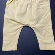 Load image into Gallery viewer, unisex Baby Berry, yellow stretchy leggings / bottoms, GUC, size 000,  