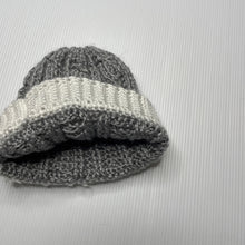 Load image into Gallery viewer, unisex hand made, knitted hat / beanie, EUC, size 00-0,  