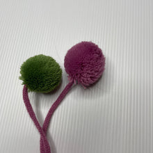 Load image into Gallery viewer, Girls New Zealand, knitted hat / beanie, EUC, size 4-6,  