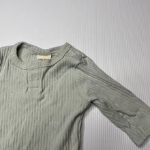 Load image into Gallery viewer, unisex Baby Berry, ribbed organic cotton bodysuit / romper, EUC, size 00000,  