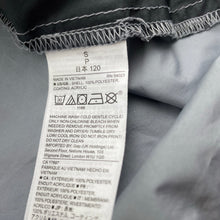 Load image into Gallery viewer, unisex GAP, lightweight spray jacket, mark on hood, FUC, size 6-7,  