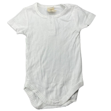 unisex Baby Berry, white ribbed organic cotton bodysuit / romper, EUC, size 00,  