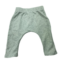 Load image into Gallery viewer, unisex Baby Berry, soft feel stretchy leggings / bottoms, FUC, size 00,  