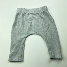 Load image into Gallery viewer, unisex Baby Berry, soft feel stretchy leggings / bottoms, FUC, size 00,  