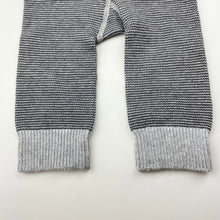 Load image into Gallery viewer, unisex Bonds, stretchy knit leggings / bottoms, GUC, size 000,  