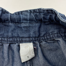 Load image into Gallery viewer, Girls Target, embroidered denim skirt, adjustable, L: 29cm, EUC, size 5,  