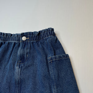 Girls Target, blue denim skirt, elasticated, L: 28cm, GUC, size 7,  