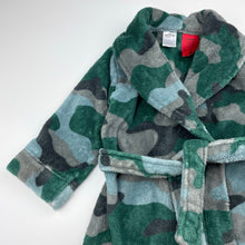 Load image into Gallery viewer, Boys Baby Berry, camo print fleece dressing gown / bath robe, EUC, size 2,  