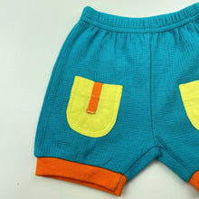 Load image into Gallery viewer, unisex Baby Baby, colourful cotton shorts, elasticated, EUC, size 000,  