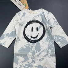 Load image into Gallery viewer, unisex Milk &amp; Masuki, organic cotton romper, splatter smiley, NEW, size 000,  