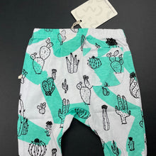 Load image into Gallery viewer, unisex Milk &amp; Masuki, organic cotton leggings/bottoms, cacti, NEW, size 00,  