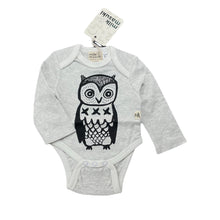Load image into Gallery viewer, unisex Milk &amp; Masuki, soft feel organic cotton bodysuit/romper, owl, NEW, size 0000,  