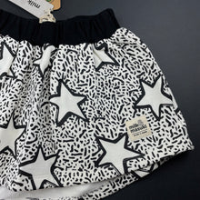 Load image into Gallery viewer, Girls Milk &amp; Masuki, fleece lined organic cotton skirt, stars, elasticated, L: 26cm at front, NEW, size 4,  