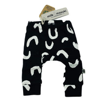Load image into Gallery viewer, unisex Milk &amp; Masuki, organic cotton leggings/bottoms, squiggle, NEW, size 0000,  