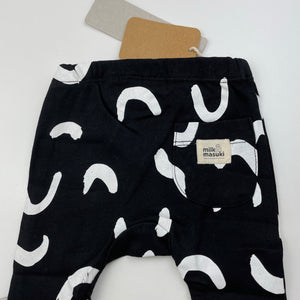 unisex Milk & Masuki, organic cotton leggings/bottoms, squiggle, NEW, size 0000,  
