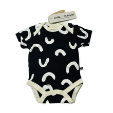 Load image into Gallery viewer, unisex Milk &amp; Masuki, organic cotton blend bodysuit/romper, squiggle, NEW, size 0000,  