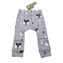 Load image into Gallery viewer, unisex Milk &amp; Masuki, organic cotton leggings/bottoms, fox dreaming, NEW, size 1,  