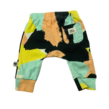 Load image into Gallery viewer, unisex Milk &amp; Masuki, organic cotton leggings/bottoms, colour field, EUC, size 0000,  