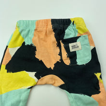 Load image into Gallery viewer, unisex Milk &amp; Masuki, organic cotton leggings/bottoms, colour field, EUC, size 0000,  