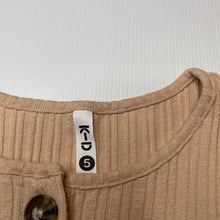 Load image into Gallery viewer, Girls KID, ribbed stretchy sleeveless top, GUC, size 5,  