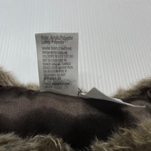 Load image into Gallery viewer, Girls H&amp;T, faux fur vest/jacket, 2 hook fasten, EUC, size 2,  
