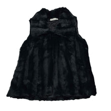 Load image into Gallery viewer, Girls Pinc Premium, lined black faux fur vest, EUC, size 7,  