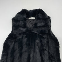 Load image into Gallery viewer, Girls Pinc Premium, lined black faux fur vest, EUC, size 7,  