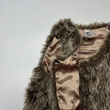 Load image into Gallery viewer, Girls H&amp;T, lined faux fur vest, single hook fasten, GUC, size 2,  