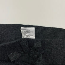 Load image into Gallery viewer, Girls H&amp;T, lightweight track pants, elasticated, Inside leg: 42cm, EUC, size 5,  