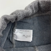 Load image into Gallery viewer, Girls grey, stretchy textured leggings, EUC, size 6,  