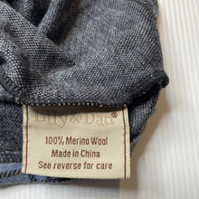 Load image into Gallery viewer, unisex Lily &amp; Dan, merino wool lightweight knit hooded top, EUC, size 6,  