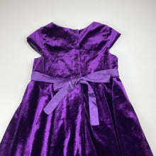 Load image into Gallery viewer, Girls LJ Fashions, lined purple velvet party dress, EUC, size 6, L: 66cm