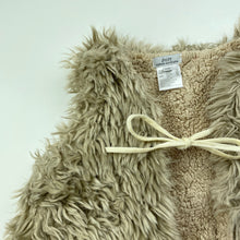 Load image into Gallery viewer, Girls Britt, faux fur vest, GUC, size 1-2,  