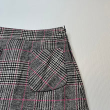 Load image into Gallery viewer, Girls St Bernard, lined skirt adjustable, L: 25cm, NEW, size 3,  